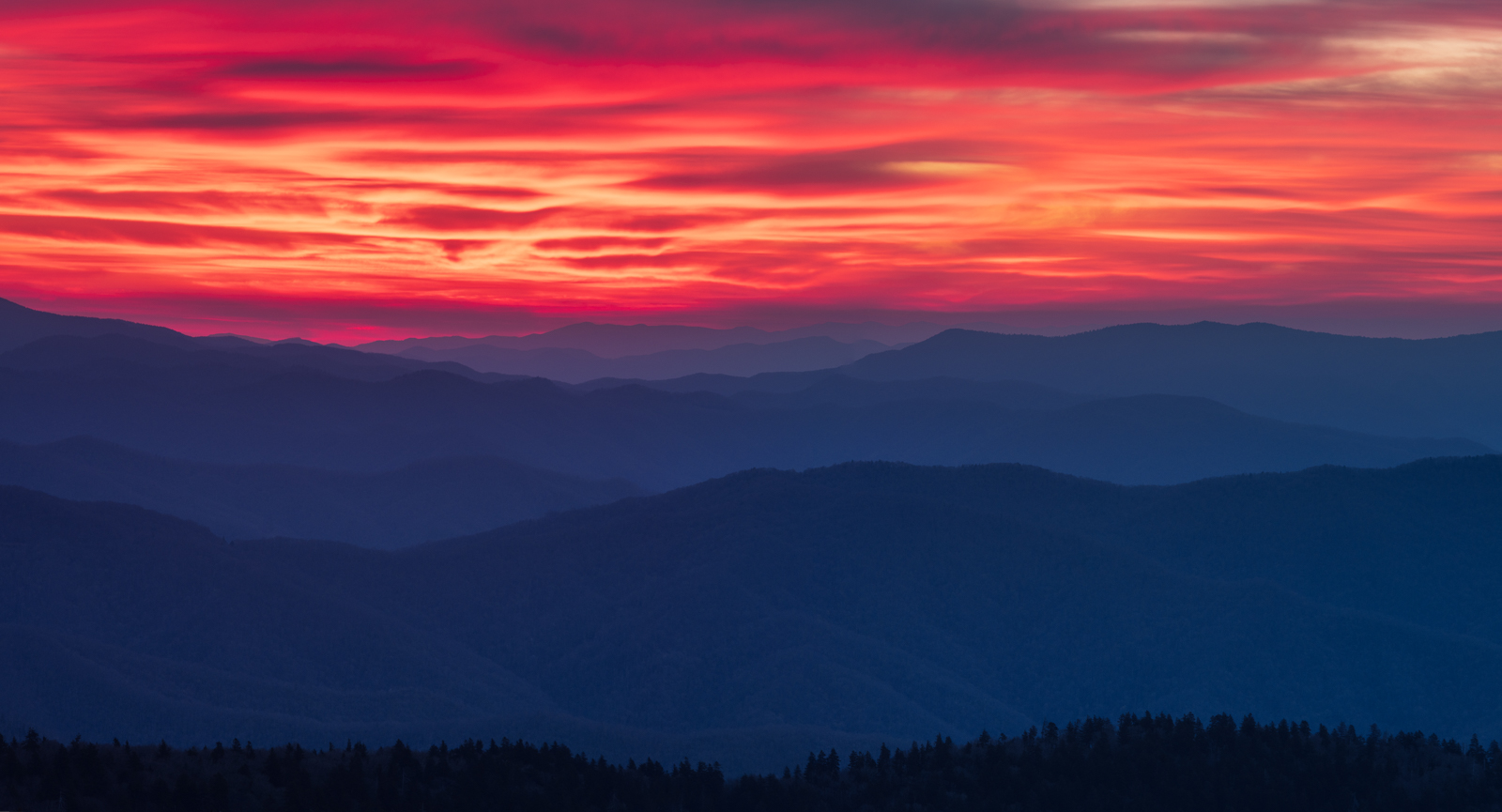 Sunrise over the Appalachian Moiuntains as seen from Clingmans Dome.